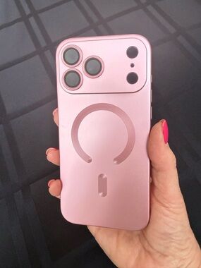 IPHONE 17 Pro Max Phone case NWT in Rose Gold